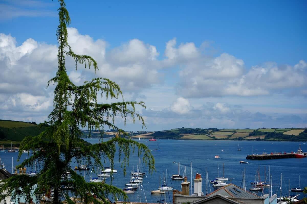 Villa Fabulous High Street Townhouse With Stunning Views & Parking At 'Eagles Nest' Falmouth Exterior foto